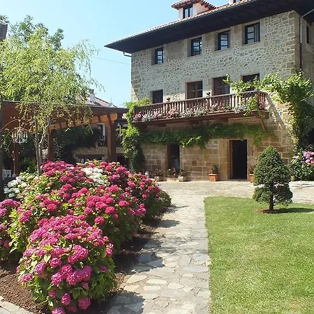 El Pomar Guest house Novales