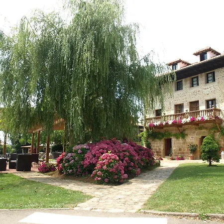 Guest house El Pomar Novales