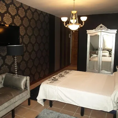 El Pomar Guest house Novales