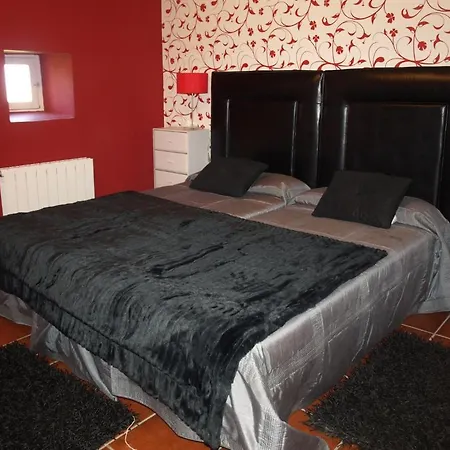 Guest house El Pomar 2*