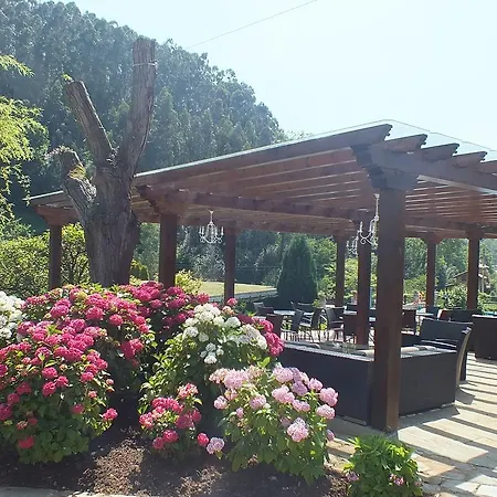 招待所 El Pomar 2*