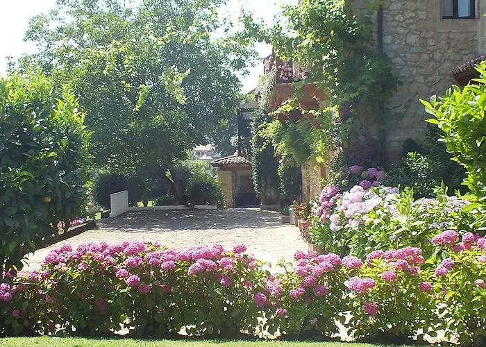 Gasthof El Pomar Novales