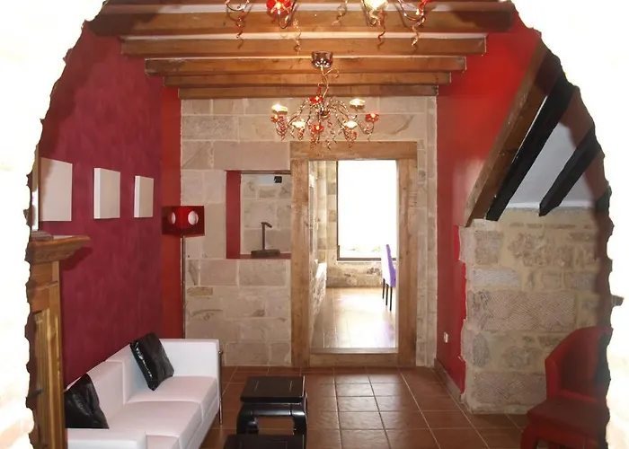 Gasthof El Pomar Novales